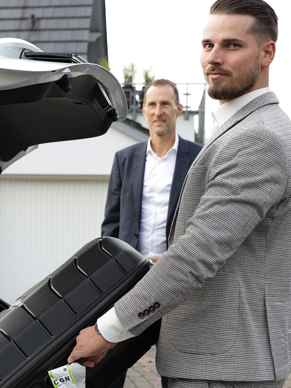 DK-Personenbeförderung_Kurierdienst_Premium-Chauffeur_Flughafentransfer